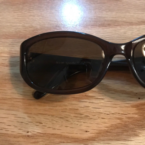 Kate Spade brown sunglasses with case - Picture 2 of 8